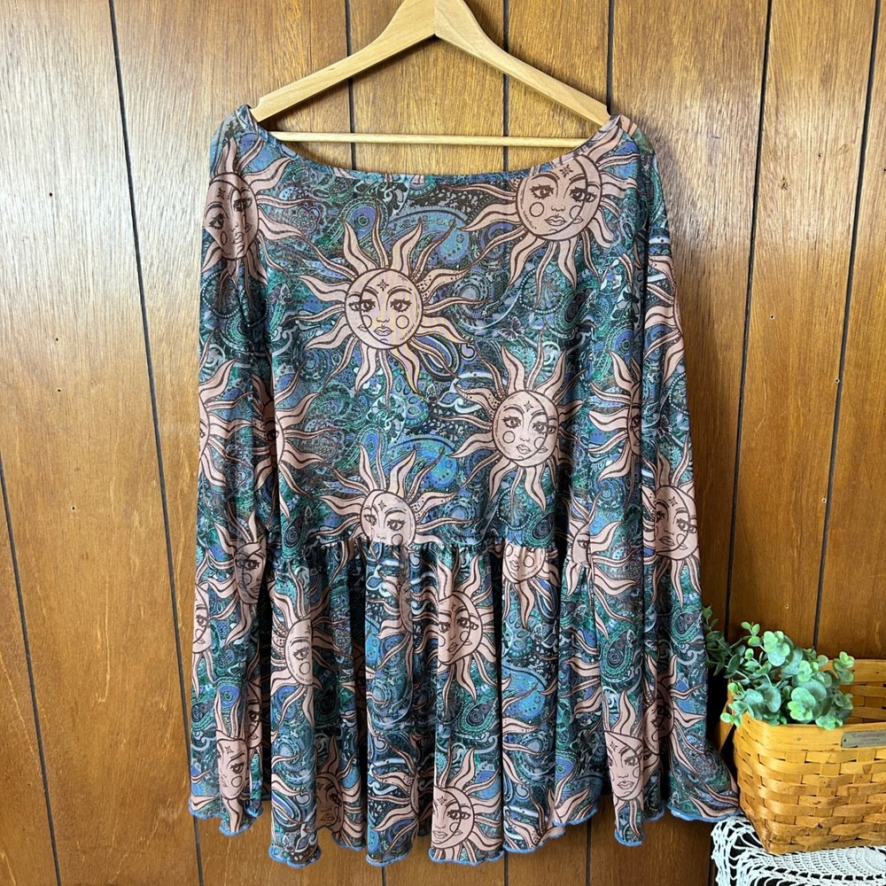 SHEIN CURVE Plus Size 7X Sun Moon Celestial Print Tie Front Bell Sleeve - Picture 9 of 9